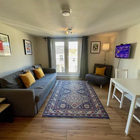**6 Person City Centre Apartment** カーディフ エクステリア 写真