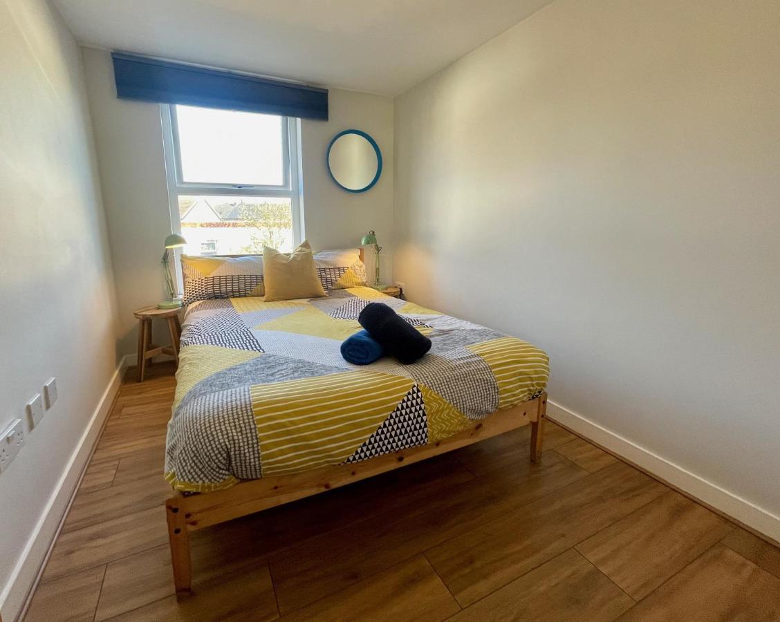 **6 Person City Centre Apartment** カーディフ エクステリア 写真