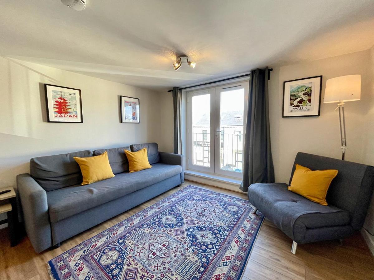 **6 Person City Centre Apartment** カーディフ エクステリア 写真