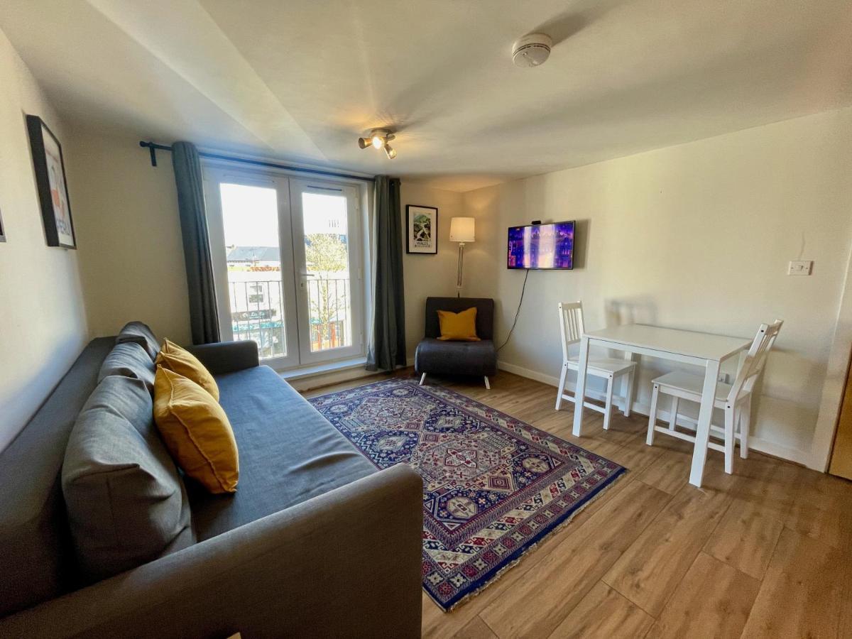 **6 Person City Centre Apartment** カーディフ エクステリア 写真