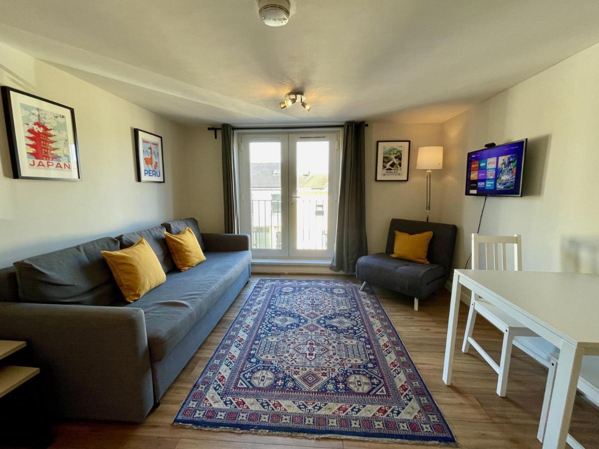 **6 Person City Centre Apartment** カーディフ エクステリア 写真